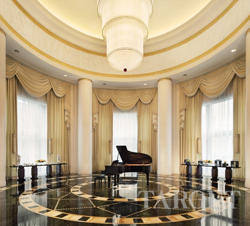 中国著名钢琴演奏家许忠近日在上海半岛酒店玫瑰宴会厅举办慈善
