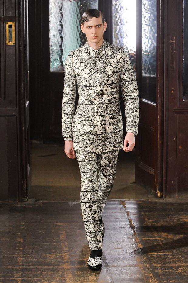 Alexander McQueen 2013秋冬伦敦男装周秀场