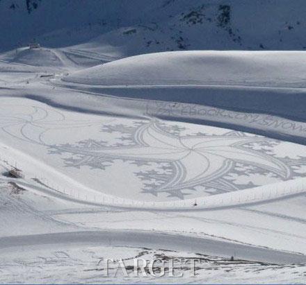 令人震惊的雪地画作