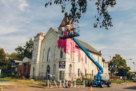 被涂鸦的教堂——艺术家Hense的惊人之作