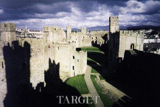 漫游英国古堡 探秘城墙内的故事