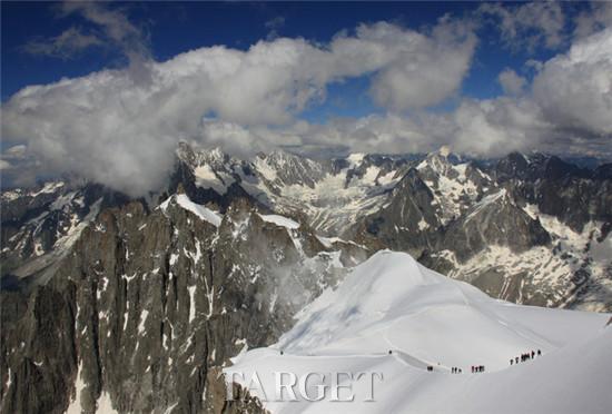 冬日挑战勃朗峰 阿尔卑斯惊险登山 