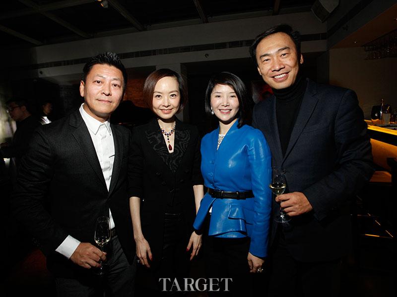 （左起）瀚彰传媒总裁张勇先生、著名主持人鲁豫女士、吴小丽女士、北极光投资人邓锋先生。