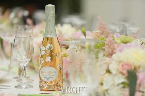 巴黎之花推出首款春季限量版2007年份粉红香槟