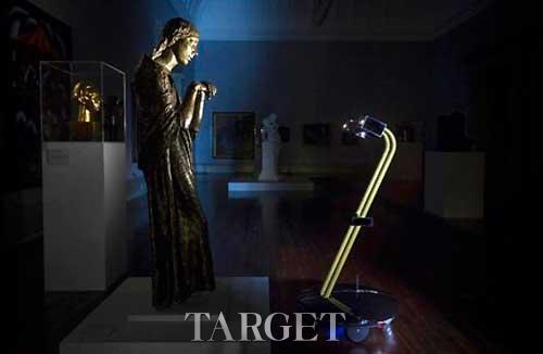 英博物馆首度开设“黑暗之后” 机器人“变身”夜间导游