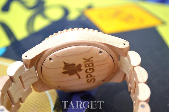 有格调的SPGBK木材制作的腕表