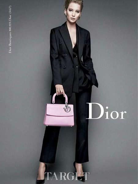 詹妮弗·劳伦斯优雅代言“Be Dior”系列新款手袋