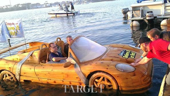 艺术家打造全木水上“法拉利”F50