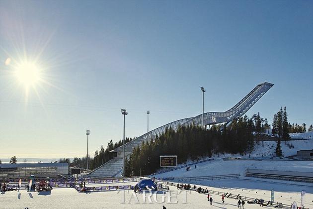 速度与休憩 Holmenkollen滑雪跳台的顶层玻璃屋
