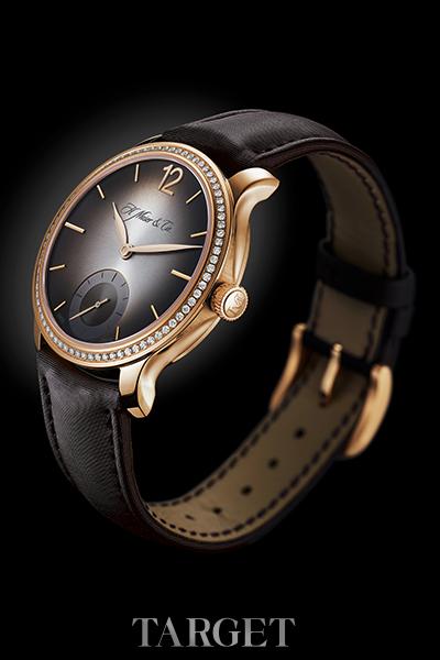 献给这世最美的女人 亨利慕时勇创者小秒针镶钻腕表