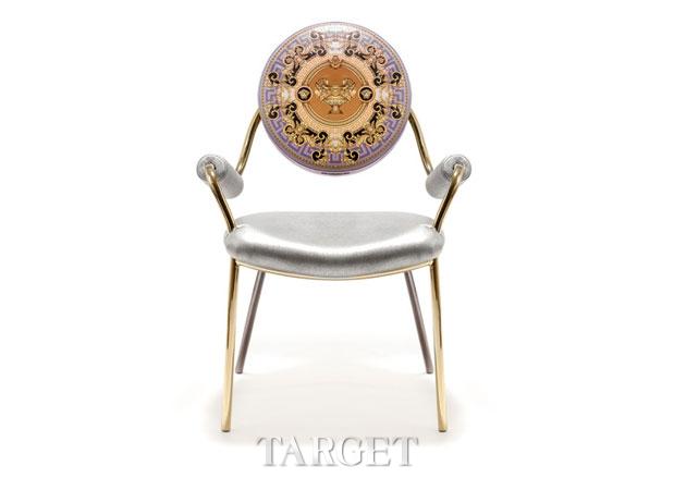 米兰国际家具展：Versace奢华版巴洛克图案座椅