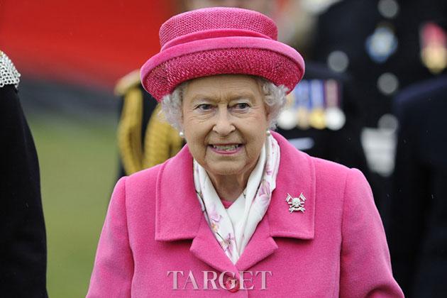 庆祝小公主诞生 英国变身“粉红之都”