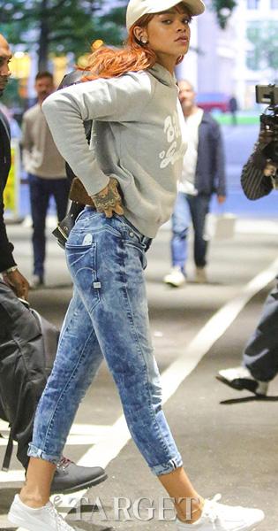 Rihanna 演绎 G-Star RAW 首创海洋环保牛仔裤