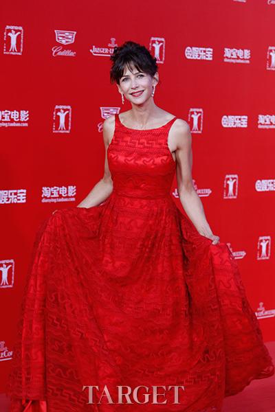 苏菲•玛索佩戴萧邦高级珠宝出席上海电影节闭幕式