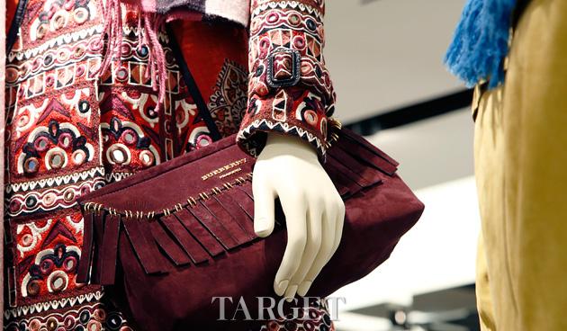 自由不羁 Burberry 秋冬预展大玩「图腾艺术」