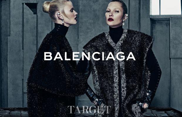 两大跨时代超模打造出神秘感萦绕的Balenciaga