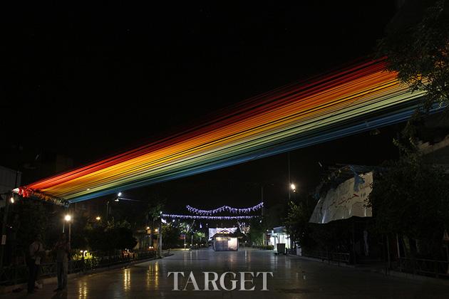 德黑兰大街首现“低音彩虹”守护静谧的夜