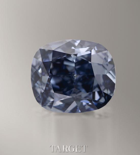 珍罕鲜彩“蓝月”钻石亮相苏富比 重达12.03克拉