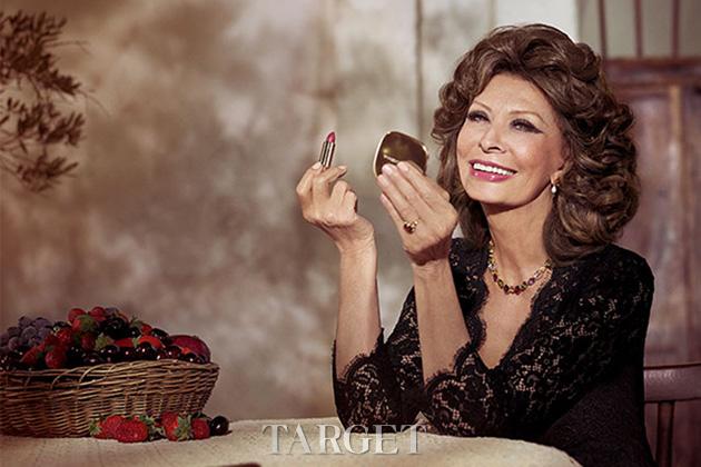 81岁女星Sophia Loren与D&G联合推出同名唇膏