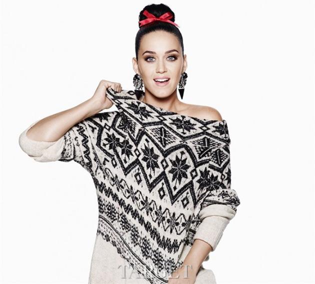 百变女王Katy Perry演绎H&M Holiday系列