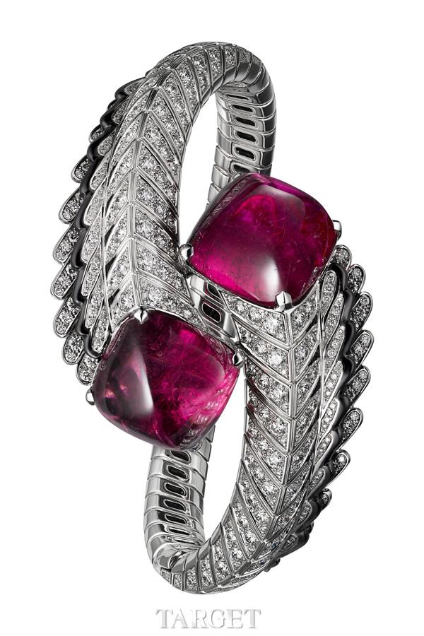 Cartier Magicien系列高级珠宝Quetzal手镯  18K白金，2颗塔糖状凸圆形切割红碧玺，总重41.09克拉，黑漆，圆形明亮式切割钻石。